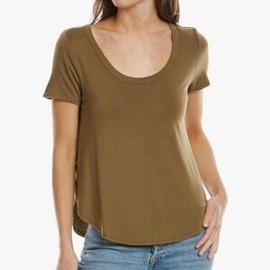 NWT Chaser Size M Olive Green Scoop Neck Side Split Hem Short Sleeve Tee Flowy